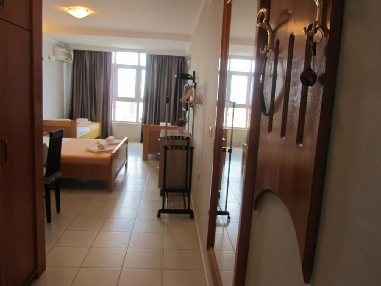 Cernogoriya Voyage Apartment Рафаиловичи Екстериор снимка